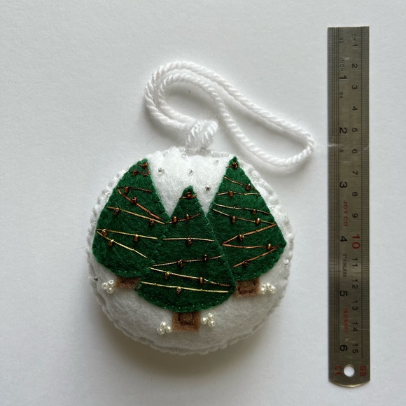 Wall hangings made of felt - Picture 8 of 11